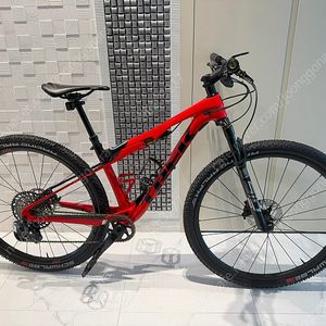 2021년식 트렉 슈퍼칼리버 9.9 axs 무선구동계, 가변식싯포스트