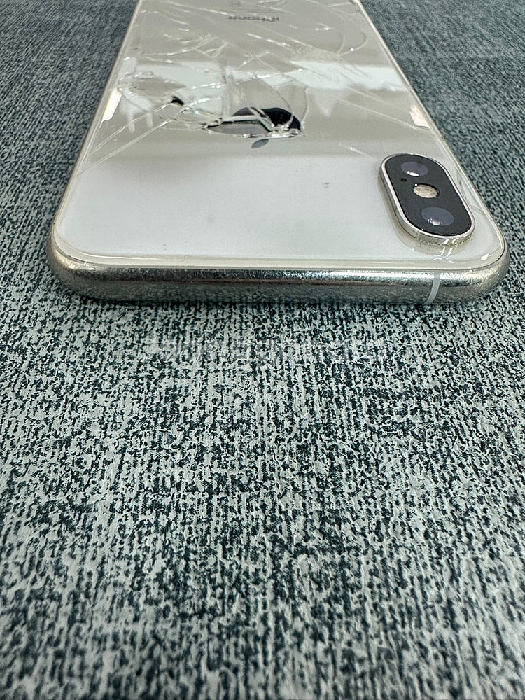 아이폰XS 64G 실버 뒷판파손 게임용 서브용 단말기 ...--6