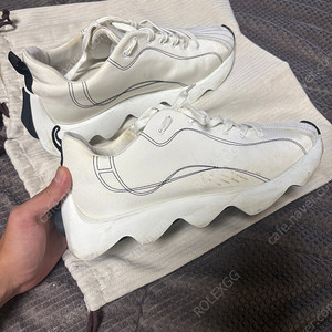 에르메스 엔볼 스니커즈 42사이즈