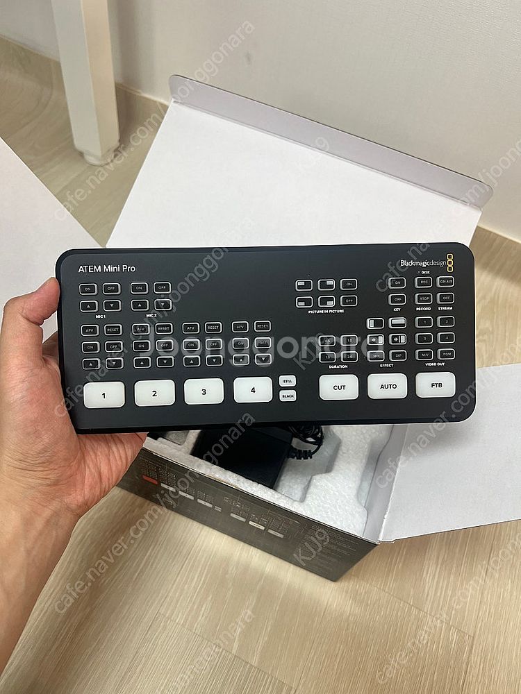 블랙매직디자인 ATEM MINI PRO 판매합니다!--2