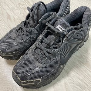 나이키 줌 보메로5 앤트러사이트 블랙 255