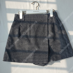 [블랑쇼/미착용새상품.반값판매] 모던체크 팬츠. 미듐