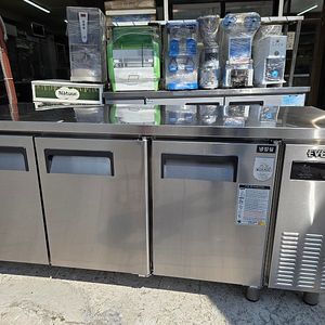 1800간냉식테이블냉장고3도어2023년