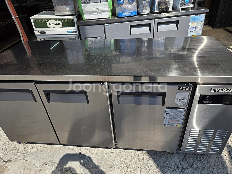 1800간냉식테이블냉장고3도어2023년--1
