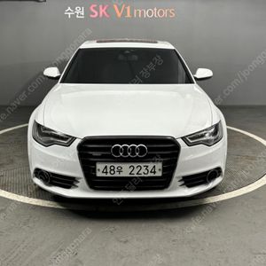 아우디중고 완무 짧은 키로수 누유 없는 차량입니다! 깔끔한 내외관 화이트바디!