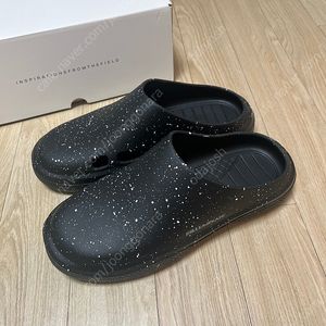 야세 x 필루미네이트 디핑 클로그 280