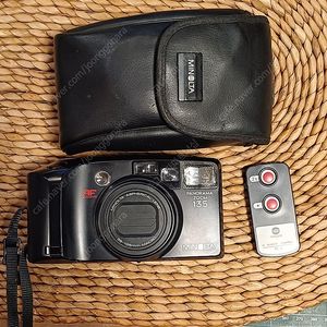 미놀타 파노라마 줌 135 자동 필름카메라