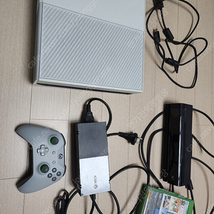 엑스박스 원 + (XBOX-ONE) 키넥트 센서 + 게임CD 등 1인셋.