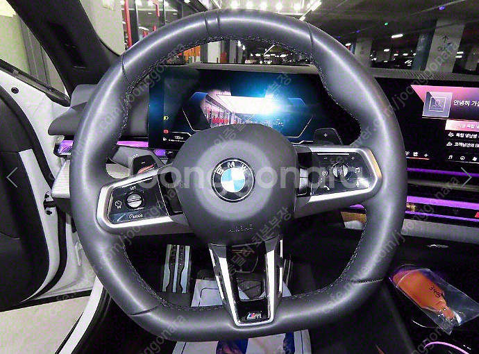 중고BMW 24년식 신차급 컨디션! 브라운시트 화이트바...--9
