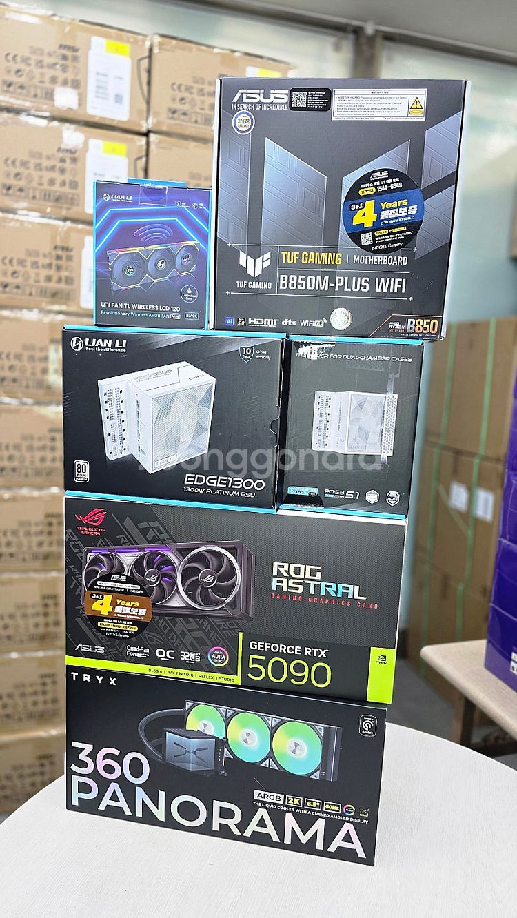 두둥! 블랙 어항케이스의 압도적 존재감! RTX5090...--3