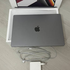맥북 프로 16인치 M1 Pro (2021년형) 스페이스 그레이 풀박스 512gb ssd / 16gb ram