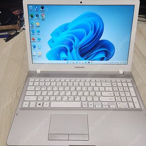삼성노트북 (nt500r5h) 삼성노트북 (nt371b5l) 팝니다