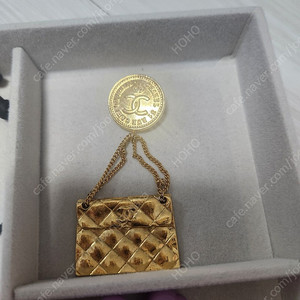 샤넬 빈티지 브로치(상태 최상!!) 골드 도금 CC퀼팅 플랩 코스튬 브로치