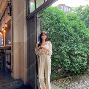 하와(HAWA) 블라우스 미착용 팔아요