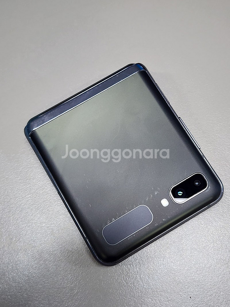< 갤럭시 플립2 그레이 256기가 파손없는 가성비단말...--0