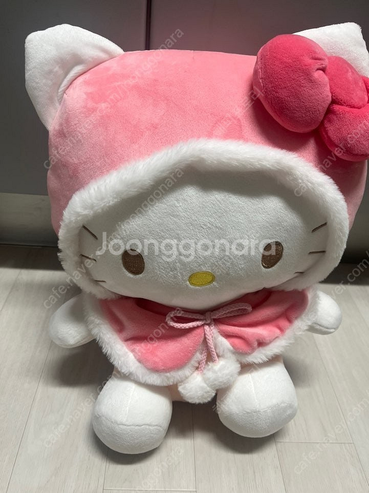 귀여운 산리오 키티 대형 인형 팝니다. 2만원--0