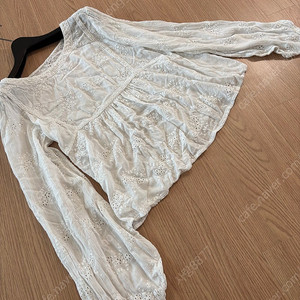 벌룬소매 아뜰리에 펀칭 아일렛 고퀄 벌룬소매 퍼프 블라우스 셔츠 마랑
