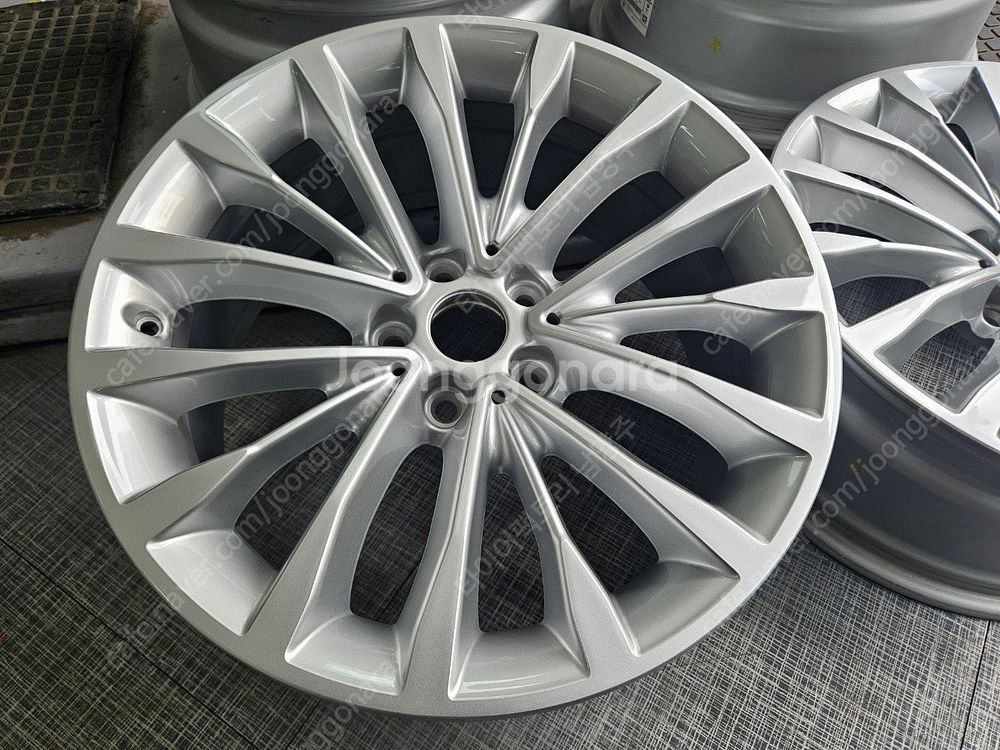 BMW5시리즈 G30 순정18인치 하이퍼실버 한대분--2