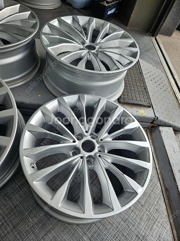 BMW5시리즈 G30 순정18인치 하이퍼실버 한대분--3