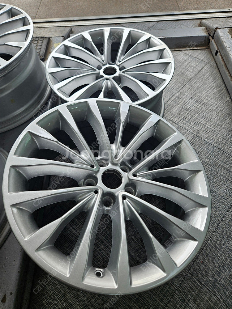 BMW5시리즈 G30 순정18인치 하이퍼실버 한대분--5