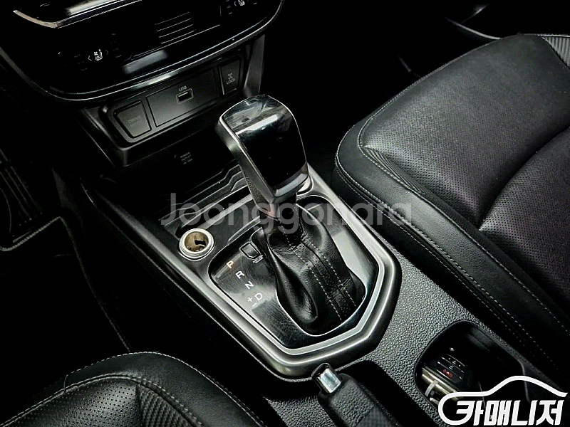 베리 뉴 티볼리 4WD 디젤 1.6 2020 년 중고차...--2