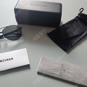 발렌시아가 선글라스 BB0019SK 001 택포 20.0