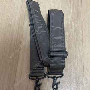 포터 탱커 스트랩 가방끈 실버 팝니다