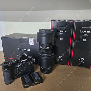 LUMIX 루믹스 s5 + 35mm + 85mm 팝니다.
