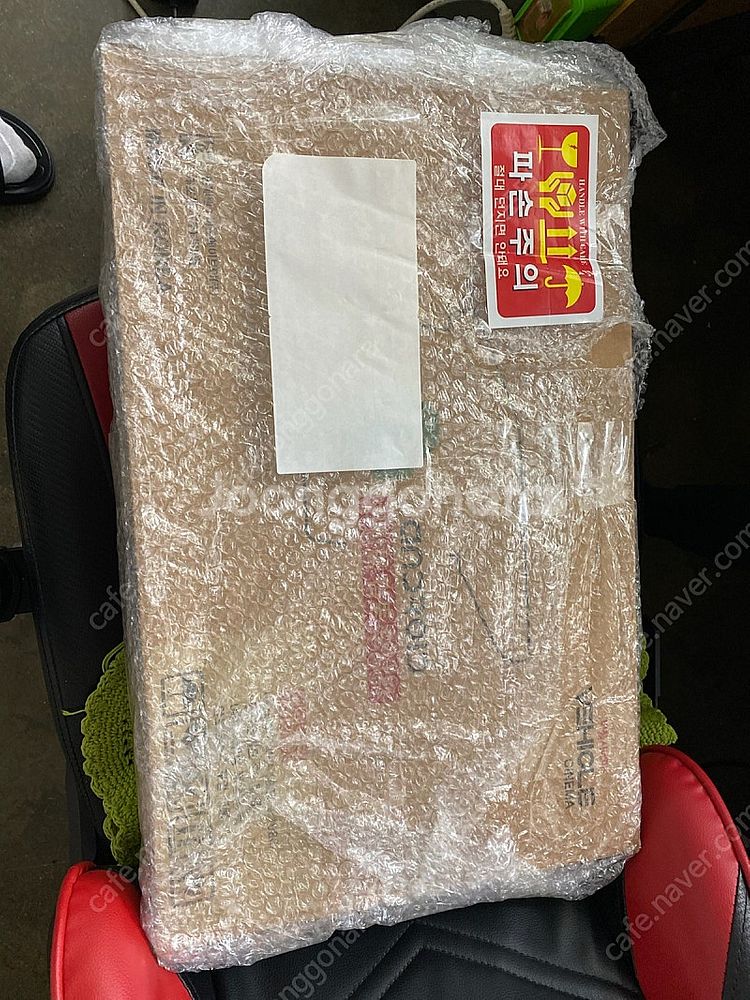 비클시네마 전동접이식 17인치 천정모니터팝니다 미사용신...--2