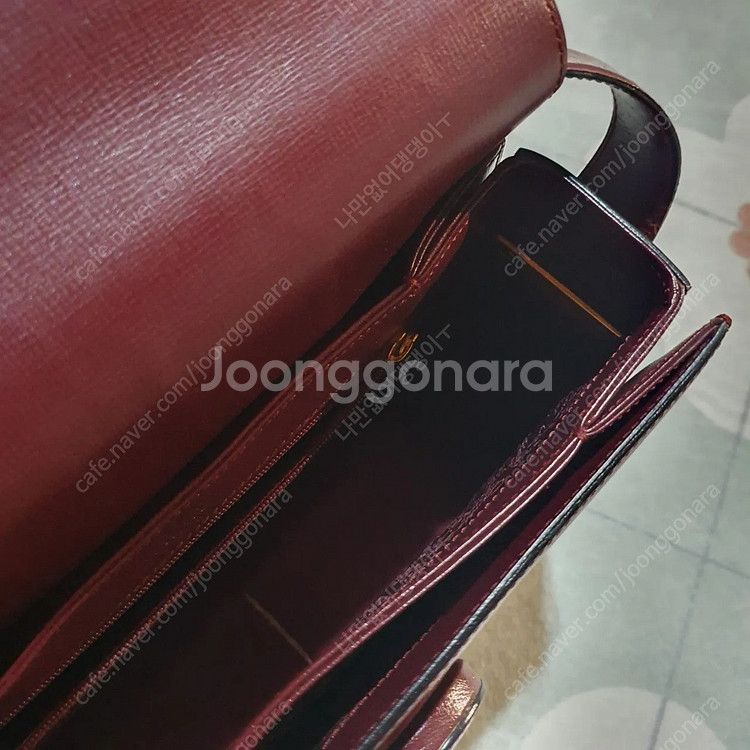까르띠에 버건디 크로스백--4