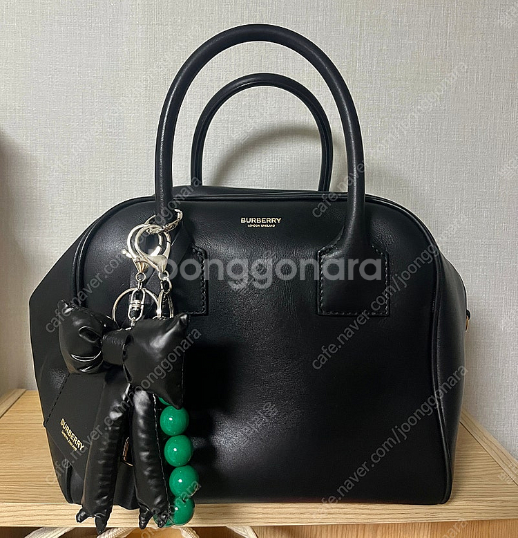 정품 버버리 레더 큐브백 스몰--0