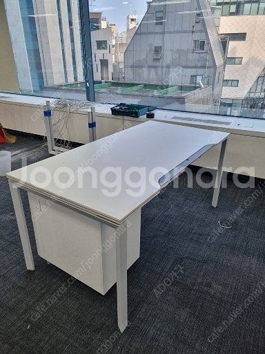힘멜책상 덕트형 1600 중고책상판매--3