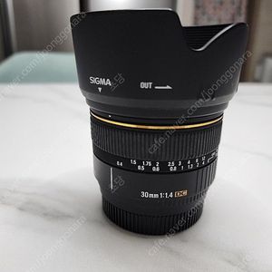소니 A마운트용 시그마 삼식이(30mm 1.4) 렌즈 팝니다