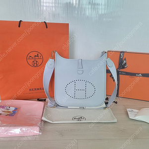 에르메스 정품 가방 에블린29 (pm) 블루페일 금장 U각인 신세계백화점 구매+사몰가 이너백 4300000원에 팝니다