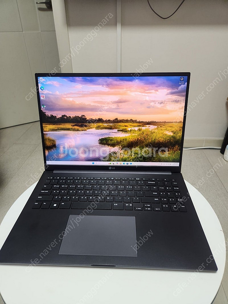 Lg 노트북 16ud70q-hx56k 팝니다--2
