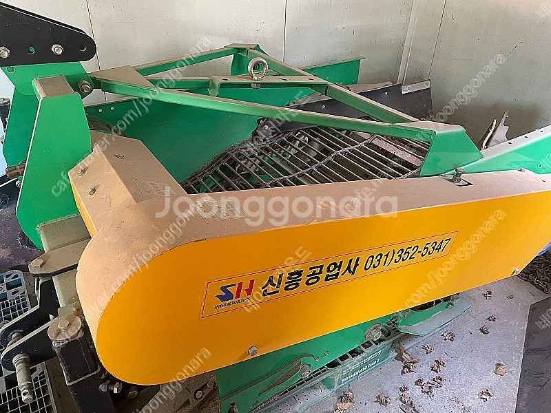 트랙터용 땅속작물수확기--1