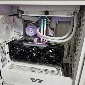 9600X B850M 48GB RGB램 5070 본체
