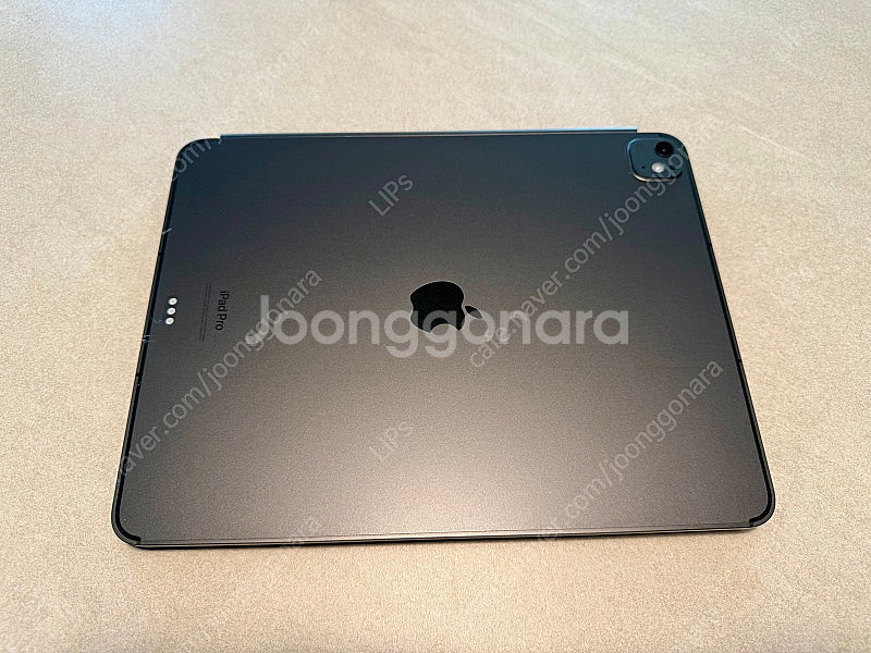 iPad Pro 13 M4 (256GB) + 매직 키보...--1