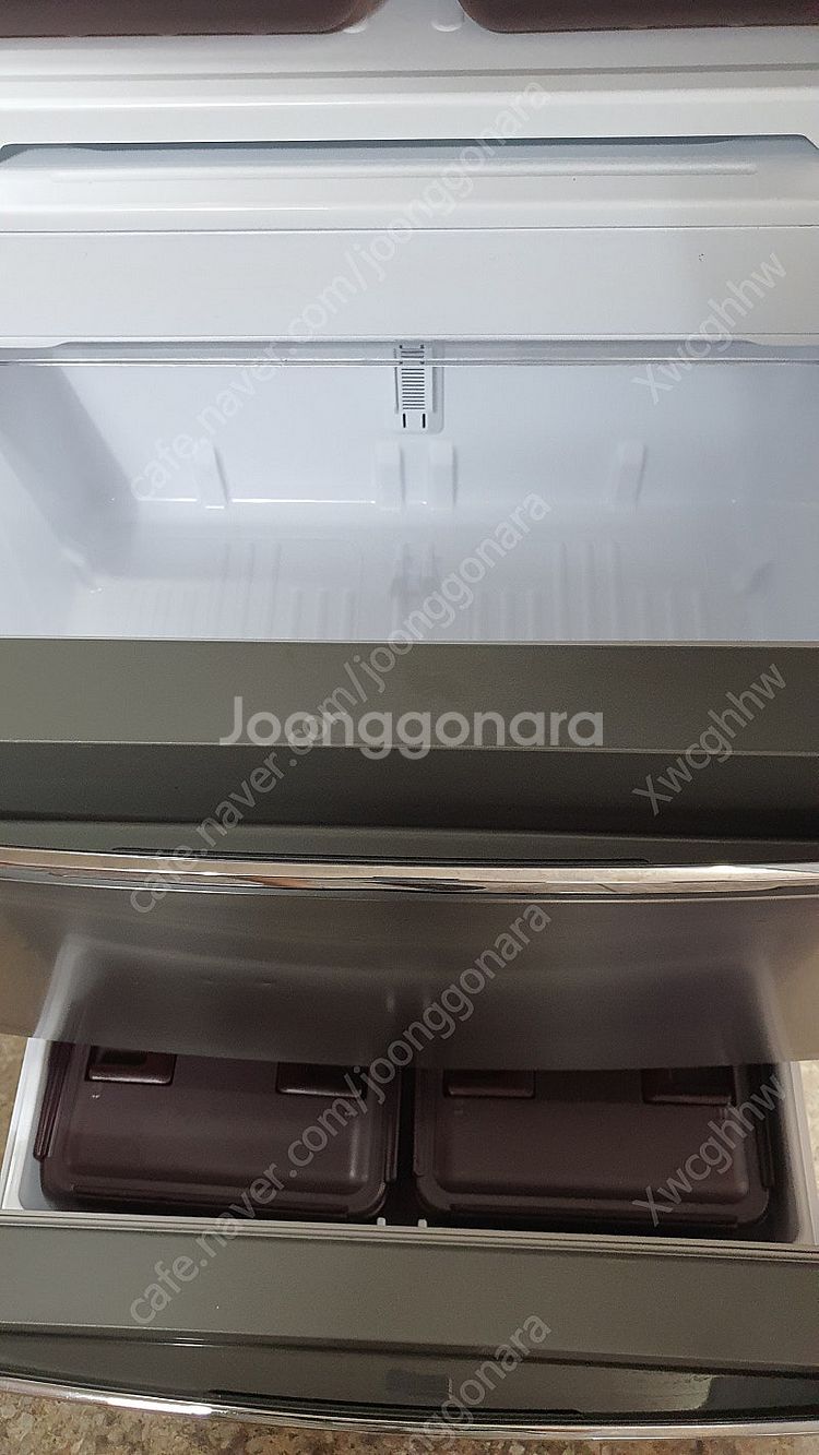 LG 327리터 김치냉장고 팔아요--3