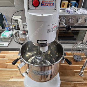 스파믹서 반죽기 SP-800 화이트 (8L) 팝니다.