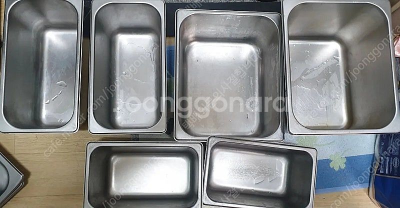 스테인레스 반찬통 언니가 쓰고 남은거 준거임 사이즈 큰...--1