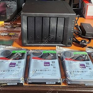 시놀로지DS1520+ 아이언울프프로70TB+램6G+M.2 512G
