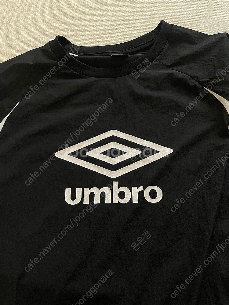 엄브로 긴팔 피스테 블랙 반값에 팔아요--1