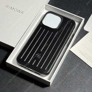리모와(RIMOWA) 아이폰 15 프로맥스 케이스