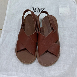 ZARA 자라키즈 여아 샌들 30사이즈 ㅡ 택포 3만