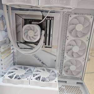 7800x3d 커세어 화이트 컨셉 반본체 팝니다