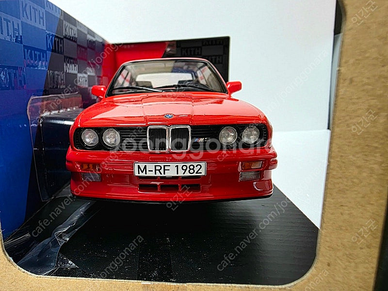 1:18 스케일 KITH × BMW E30 M3 다이캐...--3