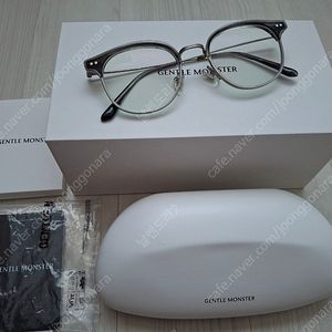 젠틀몬스터 gd01 하금테 안경테 판매합니다!