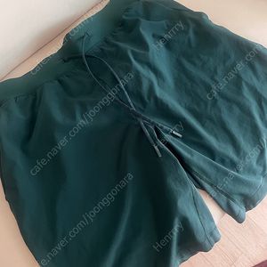 룰루레몬 에메랄드 그린 9인치 쇼츠 L
