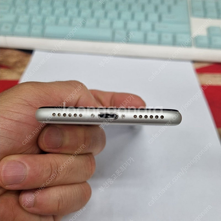 ) 495846 아이폰SE2 128 화이트 중고폰 15...--3